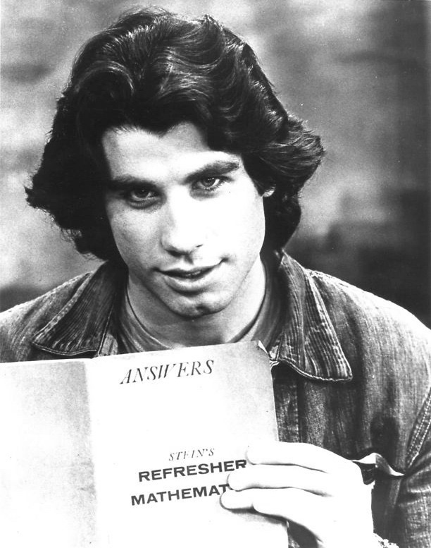 John Travolta în 1976, într-o fotografie promoțională pentru serialul Welcome Back, Kotter.